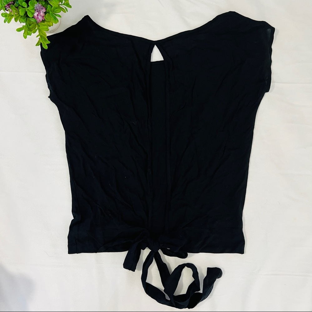 Open back tie back basic top - Picture 2 of 5